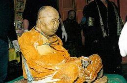 बौद्ध लामा की आत्मा आज भी भटकती है उनकी कब्र