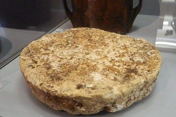 अनोखा अजूबा! खुदाई में मिला 2000 साल पुराना खाने लायक मक्खन का टुकड़ा