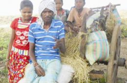 500 का एक नोट बदलवाने के लिए किसान ने परिवार सहित तय किया 70 किमी का सफ़र