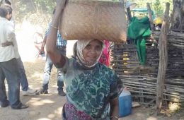 खेत काटते वक्त भी इनको मिलती है ज़ेड प्लस सुरक्षा