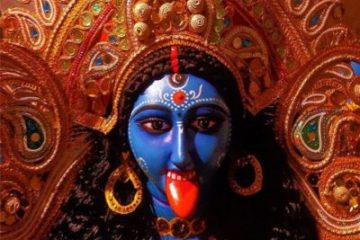 हैरान कर देने वाला मंदिर, यहां मूर्ति को भी आता है पसीना!