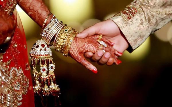 विदेशी युवतियां भारतीय युवकों से कर रही हैं शादी, वजह जानकर चौक जाएंगे आप!